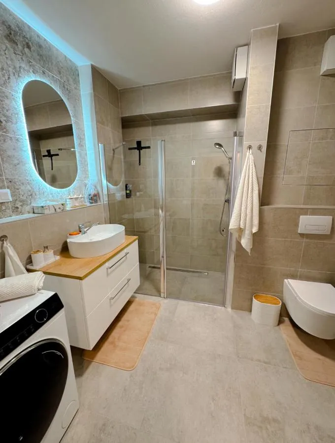 Koupelna – A1 Apartmán Banská Bystrica / Apartmány Severná